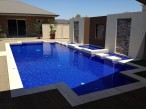 Kialla LakesPool with Spa and Feature Wall